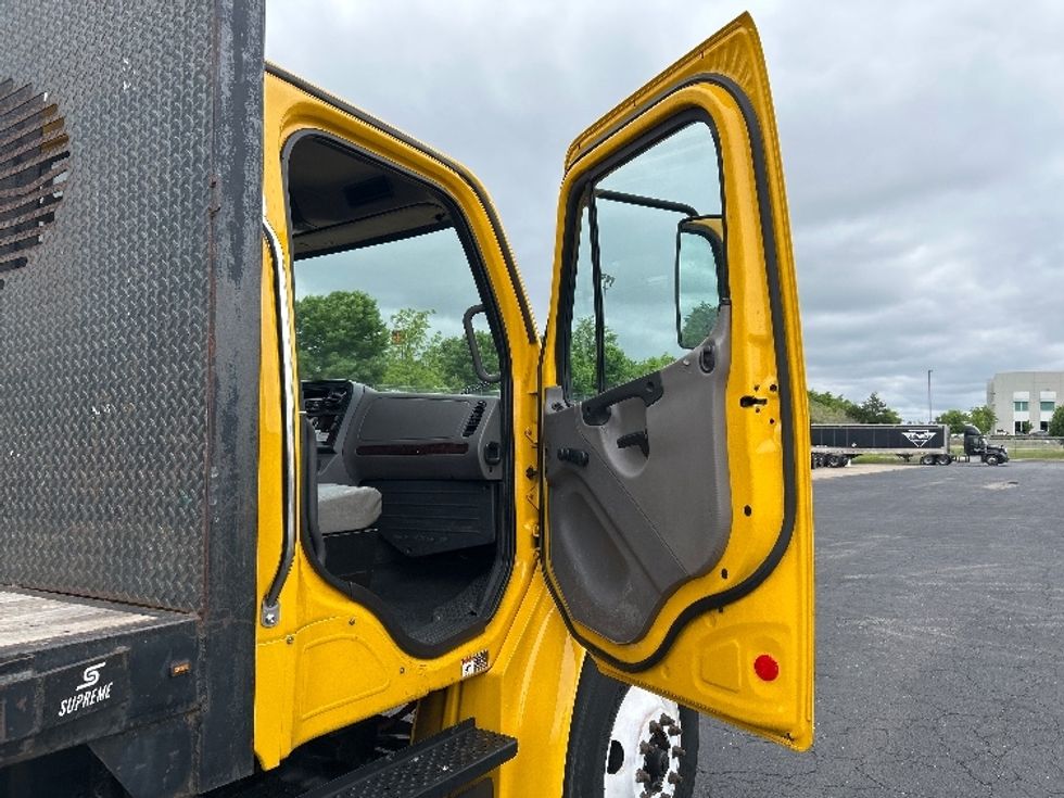 Flatbed Truck-Light and Medium Duty Trucks-Freightliner-2019-M2-Nashville (Mount Juliet)-TN-189,227\n\t\tmiles-$ 45,750 - Image 20