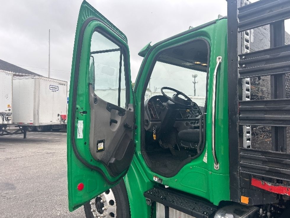 Flatbed Truck-Light and Medium Duty Trucks-Freightliner-2019-M2-Nashville (Mount Juliet)-TN-69,000\n\t\tmiles-$ 69,250 - Image 14