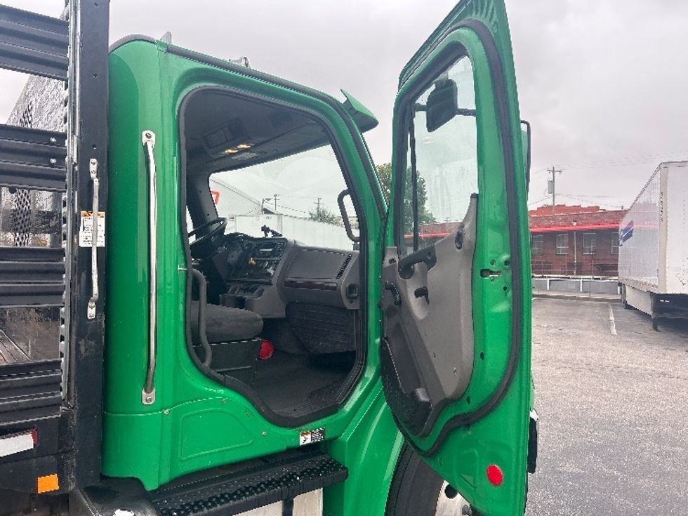 Flatbed Truck-Light and Medium Duty Trucks-Freightliner-2019-M2-Nashville (Mount Juliet)-TN-69,000\n\t\tmiles-$ 69,250 - Image 18