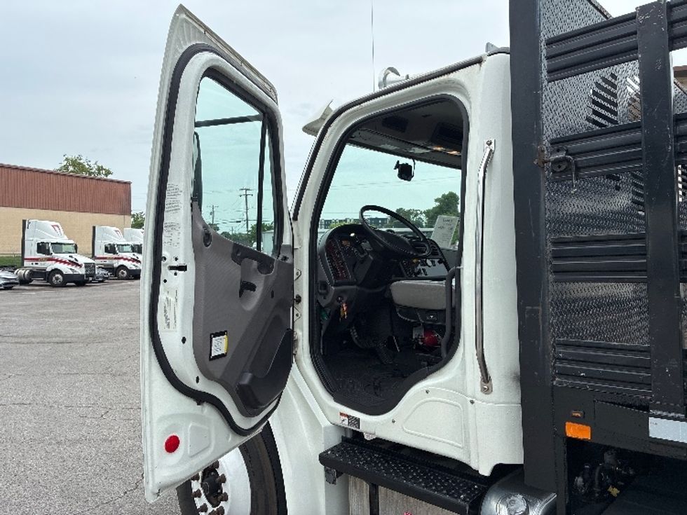 Flatbed Truck-Light and Medium Duty Trucks-Freightliner-2019-M2-Nashville-TN-78,271\n\t\tmiles-$ 41,500 - Image 14