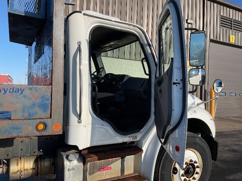 Flatbed Truck-Light and Medium Duty Trucks-Freightliner-2019-M2-Neenah-WI-165,923\n\t\tmiles-$ 45,750 - Image 18