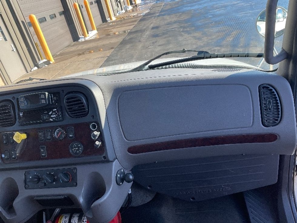 Flatbed Truck-Light and Medium Duty Trucks-Freightliner-2019-M2-Neenah-WI-165,923\n\t\tmiles-$ 45,750 - Image 19