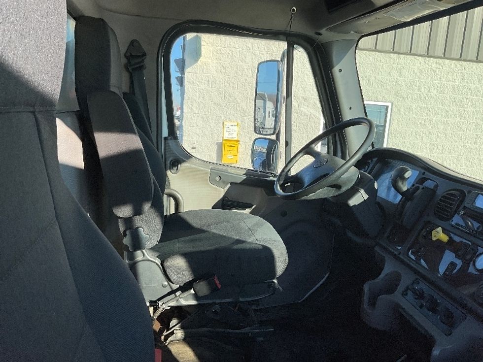 Flatbed Truck-Light and Medium Duty Trucks-Freightliner-2019-M2-Neenah-WI-165,923\n\t\tmiles-$ 45,750 - Image 20