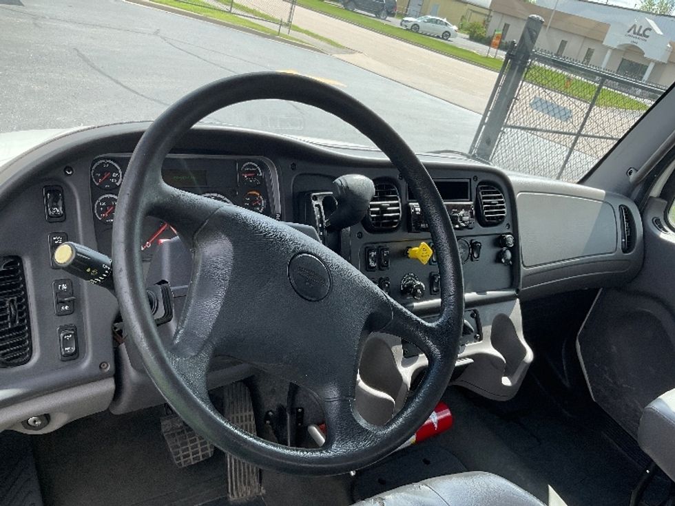 Flatbed Truck-Light and Medium Duty Trucks-Freightliner-2019-M2-Neenah-WI-397,641\n\t\tmiles-$ 20,000 - Image 16