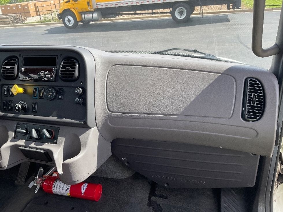 Flatbed Truck-Light and Medium Duty Trucks-Freightliner-2019-M2-Neenah-WI-397,641\n\t\tmiles-$ 20,000 - Image 19