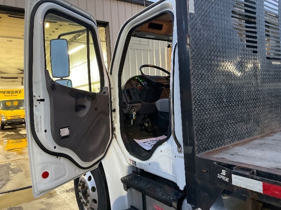 Flatbed Truck-Light and Medium Duty Trucks-Freightliner-2019-M2-New Castle-DE-118,675\n\t\tmiles-$ 45,500 - Image 16