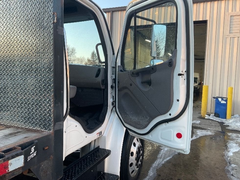 Flatbed Truck-Light and Medium Duty Trucks-Freightliner-2019-M2-New Castle-DE-118,675\n\t\tmiles-$ 45,500 - Image 20
