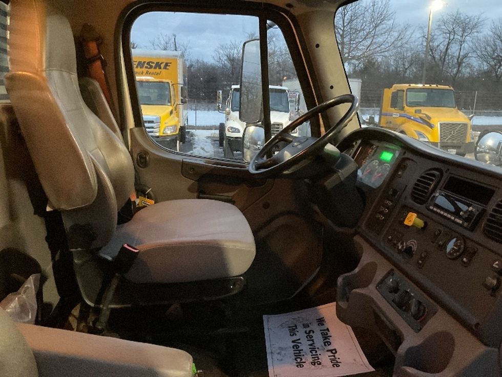 Flatbed Truck-Light and Medium Duty Trucks-Freightliner-2019-M2-New Castle-DE-118,675\n\t\tmiles-$ 45,500 - Image 22