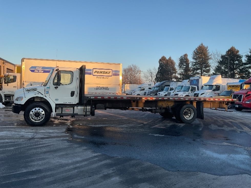 Flatbed Truck-Light and Medium Duty Trucks-Freightliner-2019-M2-New Castle-DE-118,675\n\t\tmiles-$ 45,500 - Image 4