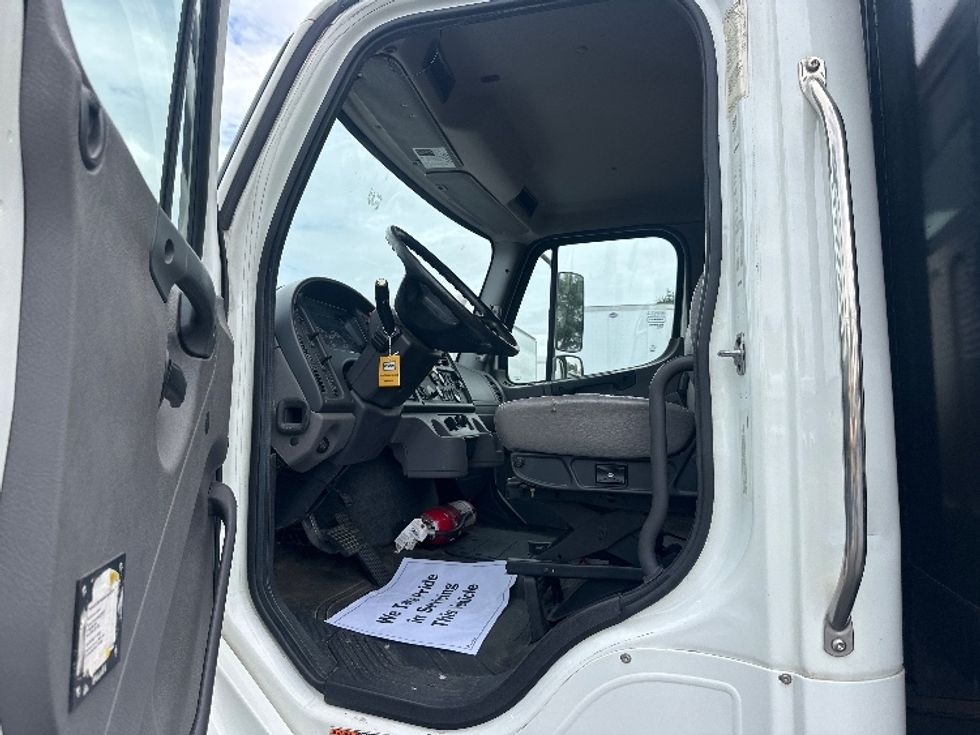 Flatbed Truck-Light and Medium Duty Trucks-Freightliner-2019-M2-New Castle-DE-277,376\n\t\tmiles-$ 49,750 - Image 15