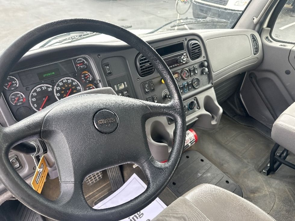 Flatbed Truck-Light and Medium Duty Trucks-Freightliner-2019-M2-New Castle-DE-277,376\n\t\tmiles-$ 49,750 - Image 17