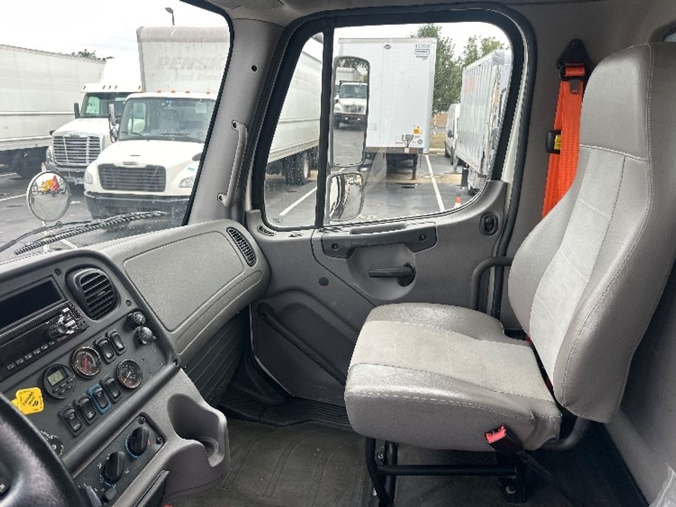 Flatbed Truck-Light and Medium Duty Trucks-Freightliner-2019-M2-New Castle-DE-277,376\n\t\tmiles-$ 49,750 - Image 18