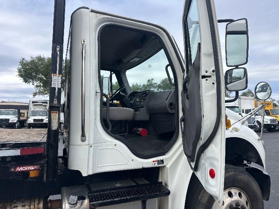 Flatbed Truck-Light and Medium Duty Trucks-Freightliner-2019-M2-New Castle-DE-277,376\n\t\tmiles-$ 49,750 - Image 19