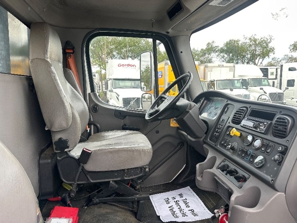 Flatbed Truck-Light and Medium Duty Trucks-Freightliner-2019-M2-New Castle-DE-277,376\n\t\tmiles-$ 49,750 - Image 21