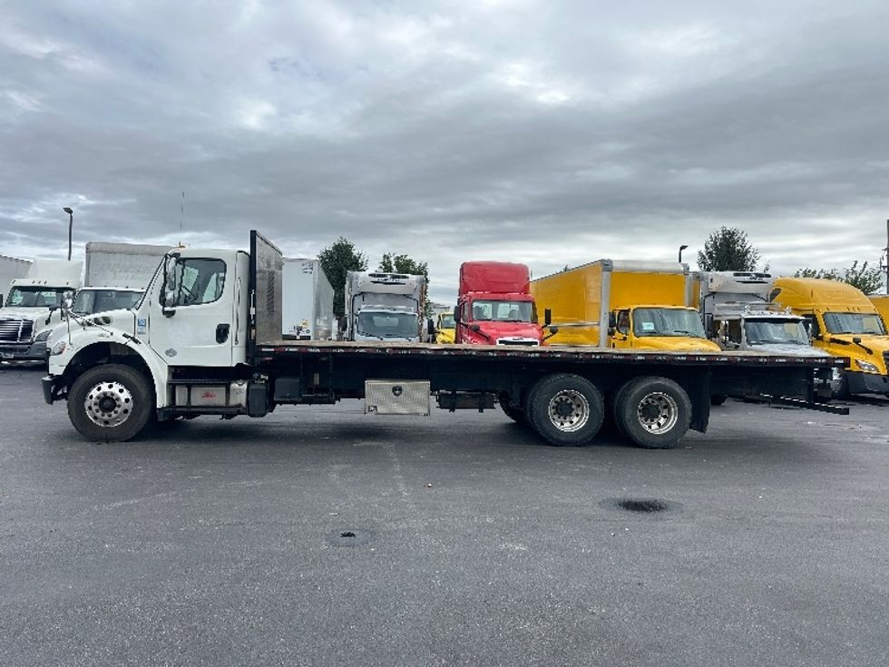 Flatbed Truck-Light and Medium Duty Trucks-Freightliner-2019-M2-New Castle-DE-277,376\n\t\tmiles-$ 49,750 - Image 4