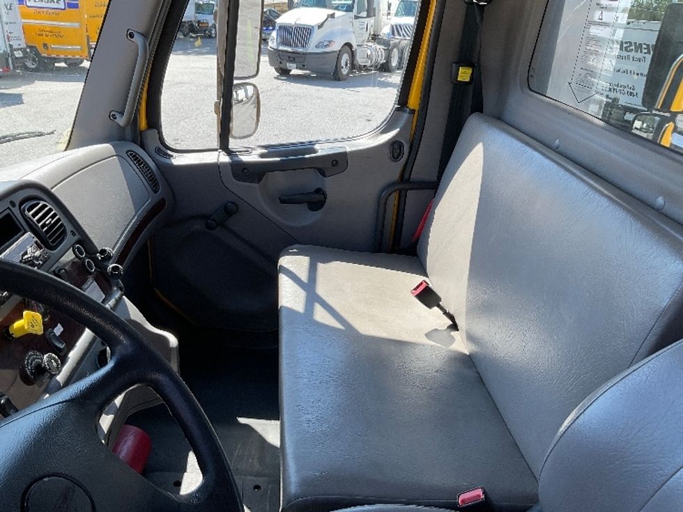 Flatbed Truck-Light and Medium Duty Trucks-Freightliner-2019-M2-Norcross-GA-106,265\n\t\tmiles-$ 58,500 - Image 16