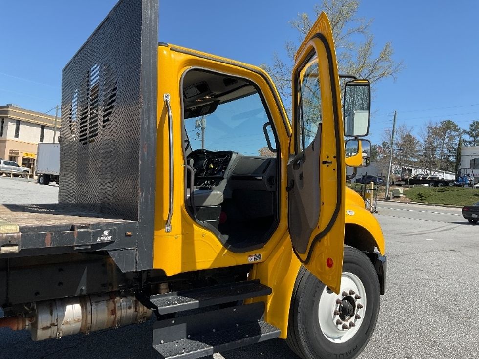 Flatbed Truck-Light and Medium Duty Trucks-Freightliner-2019-M2-Norcross-GA-106,265\n\t\tmiles-$ 58,500 - Image 17