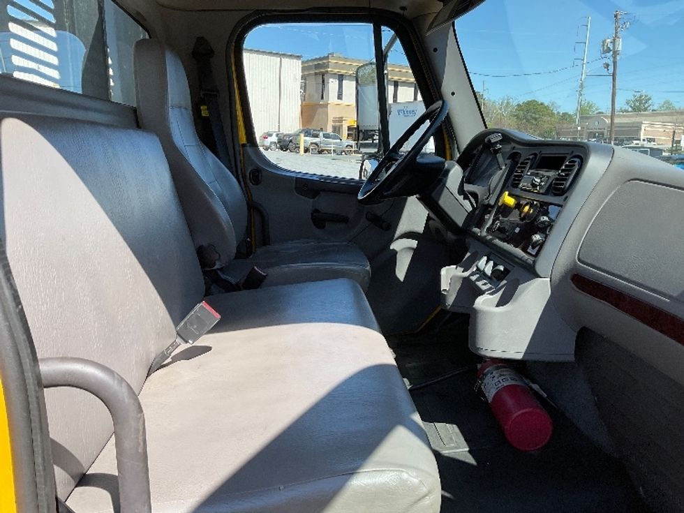 Flatbed Truck-Light and Medium Duty Trucks-Freightliner-2019-M2-Norcross-GA-106,265\n\t\tmiles-$ 58,500 - Image 19