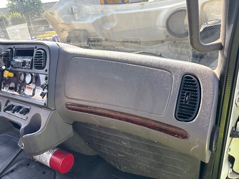 Flatbed Truck-Light and Medium Duty Trucks-Freightliner-2019-M2-Norcross-GA-137,736\n\t\tmiles-$ 59,000 - Image 17