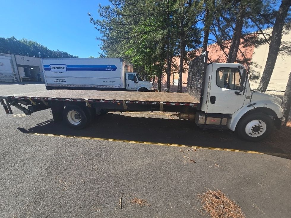 Flatbed Truck-Light and Medium Duty Trucks-Freightliner-2019-M2-Norcross-GA-147,500\n\t\tmiles-$ 53,500 - Image 12