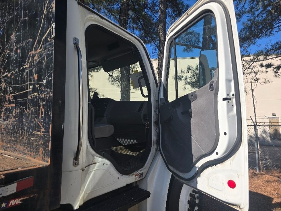Flatbed Truck-Light and Medium Duty Trucks-Freightliner-2019-M2-Norcross-GA-147,500\n\t\tmiles-$ 53,500 - Image 17