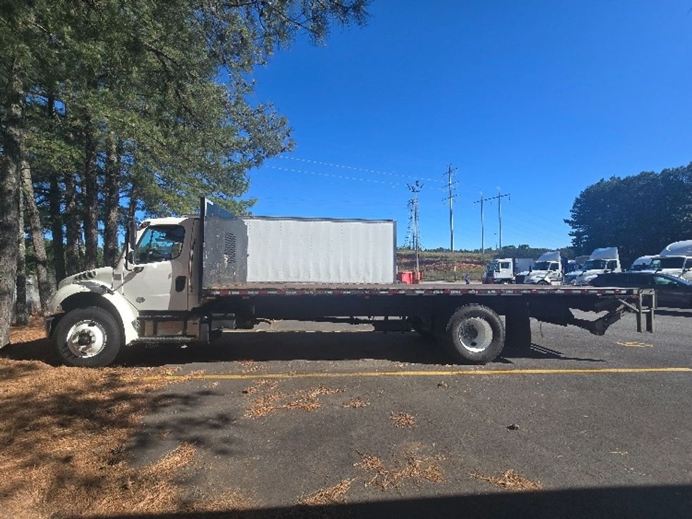 Flatbed Truck-Light and Medium Duty Trucks-Freightliner-2019-M2-Norcross-GA-147,500\n\t\tmiles-$ 53,500 - Image 4
