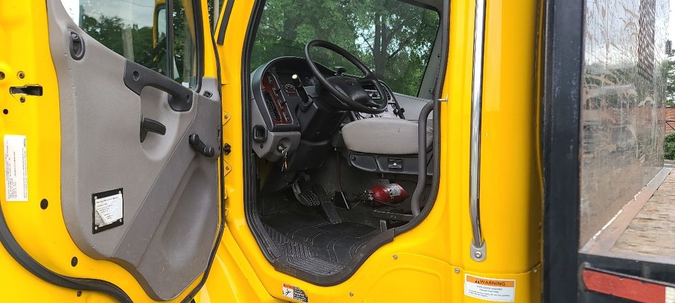 Flatbed Truck-Light and Medium Duty Trucks-Freightliner-2019-M2-Norcross-GA-164,031\n\t\tmiles-$ 49,500 - Image 16