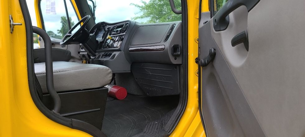 Flatbed Truck-Light and Medium Duty Trucks-Freightliner-2019-M2-Norcross-GA-164,031\n\t\tmiles-$ 49,500 - Image 20