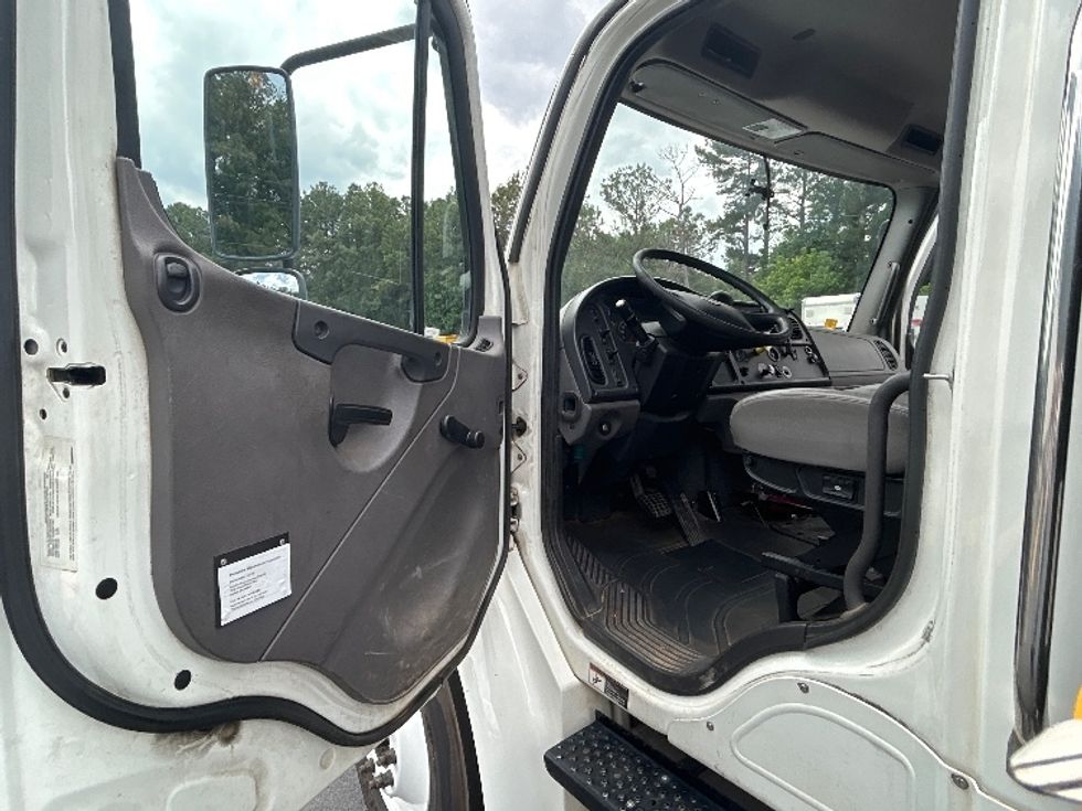 Flatbed Truck-Light and Medium Duty Trucks-Freightliner-2019-M2-Norcross-GA-191,097\n\t\tmiles-$ 42,500 - Image 15