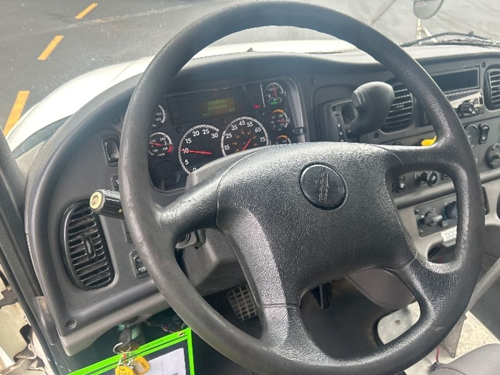 Flatbed Truck-Light and Medium Duty Trucks-Freightliner-2019-M2-Norcross-GA-223,840\n\t\tmiles-$ 42,500 - Image 17