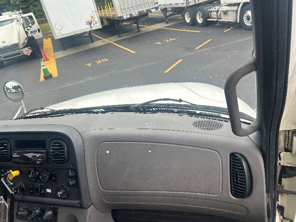 Flatbed Truck-Light and Medium Duty Trucks-Freightliner-2019-M2-Norcross-GA-223,840\n\t\tmiles-$ 42,500 - Image 21