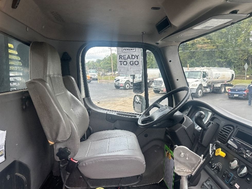 Flatbed Truck-Light and Medium Duty Trucks-Freightliner-2019-M2-Norcross-GA-223,840\n\t\tmiles-$ 42,500 - Image 22