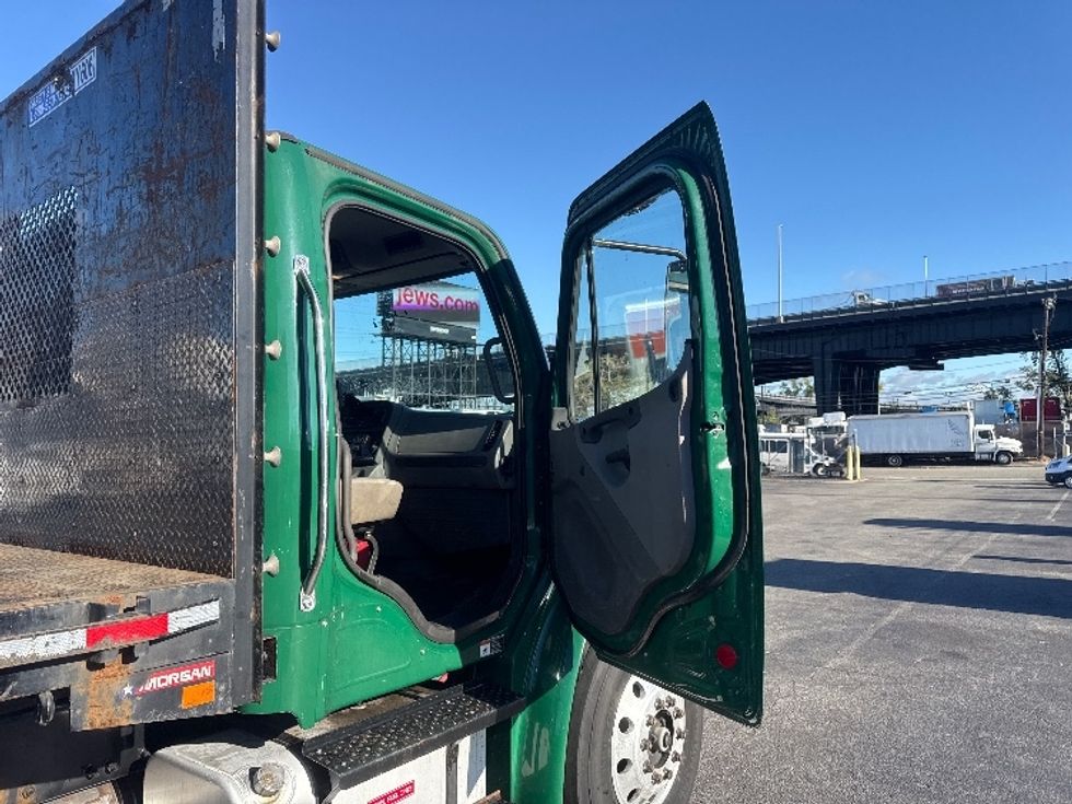 Flatbed Truck-Light and Medium Duty Trucks-Freightliner-2019-M2-North Bergen-NJ-113,549\n\t\tmiles-$ 45,500 - Image 17