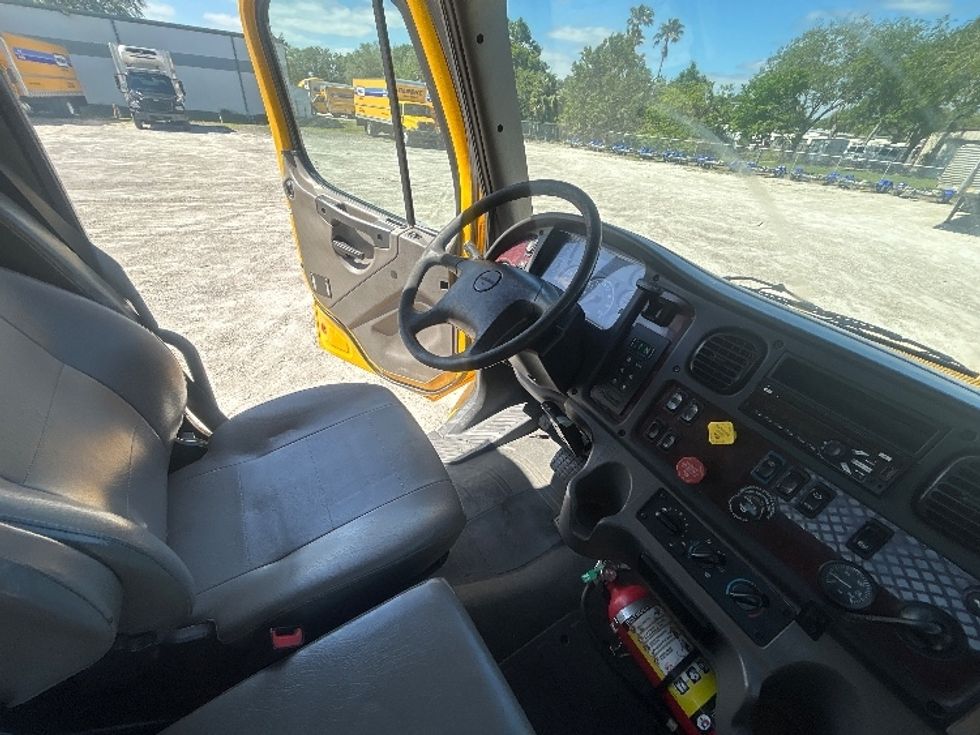 Flatbed Truck-Light and Medium Duty Trucks-Freightliner-2019-M2-Ocala-FL-242,600\n\t\tmiles-$ 26,500 - Image 20