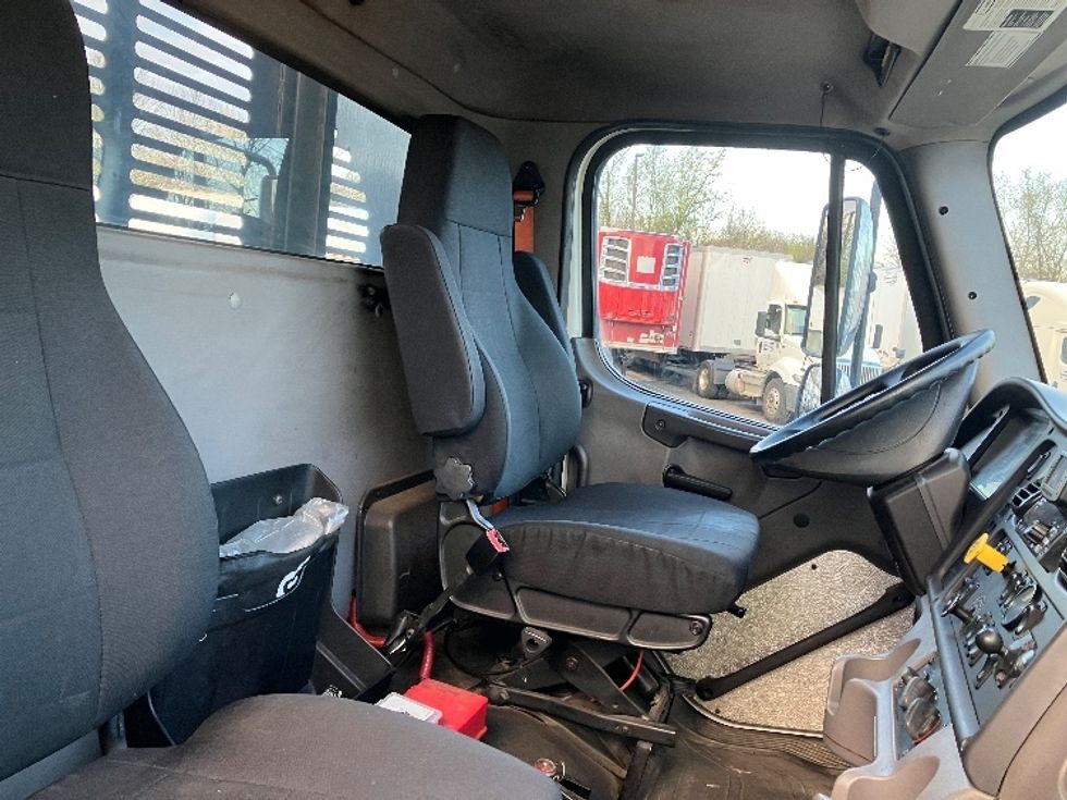 Flatbed Truck-Light and Medium Duty Trucks-Freightliner-2019-M2-Parsippany-NJ-326,788\n\t\tmiles-$ 46,250 - Image 18