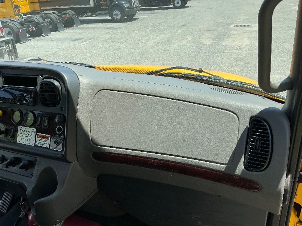 Flatbed Truck-Light and Medium Duty Trucks-Freightliner-2019-M2-Pensacola-FL-107,681\n\t\tmiles-$ 51,500 - Image 21