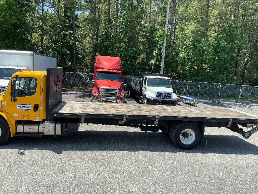 Flatbed Truck-Light and Medium Duty Trucks-Freightliner-2019-M2-Pensacola-FL-107,681\n\t\tmiles-$ 51,500 - Image 4