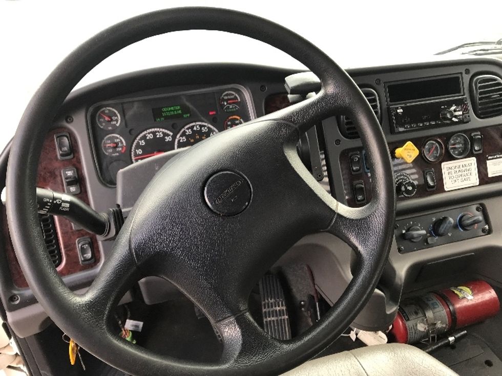 Flatbed Truck-Light and Medium Duty Trucks-Freightliner-2019-M2-Pensacola-FL-113,120\n\t\tmiles-$ 60,500 - Image 15