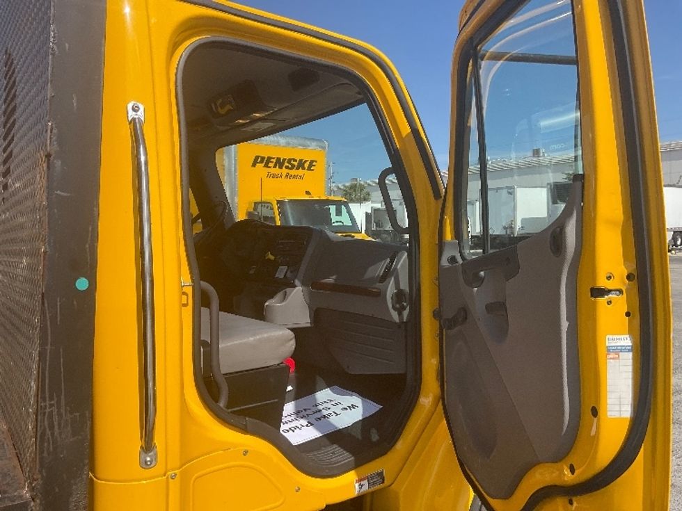 Flatbed Truck-Light and Medium Duty Trucks-Freightliner-2019-M2-Pensacola-FL-117,100\n\t\tmiles-$ 47,000 - Image 16