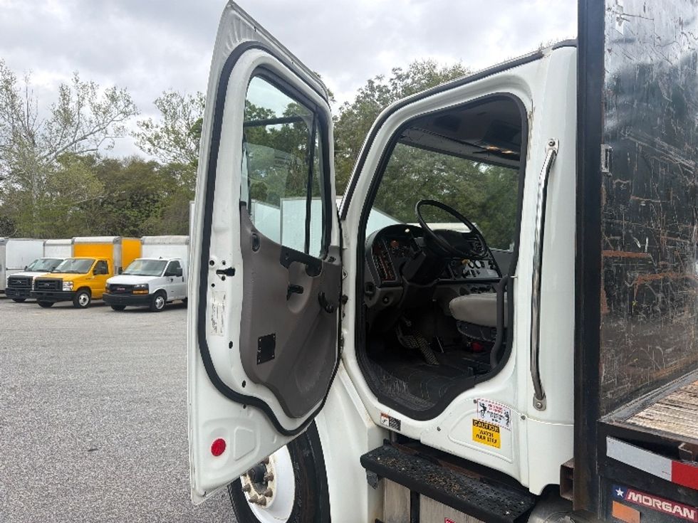 Flatbed Truck-Light and Medium Duty Trucks-Freightliner-2019-M2-Pensacola-FL-120,705\n\t\tmiles-$ 49,000 - Image 15