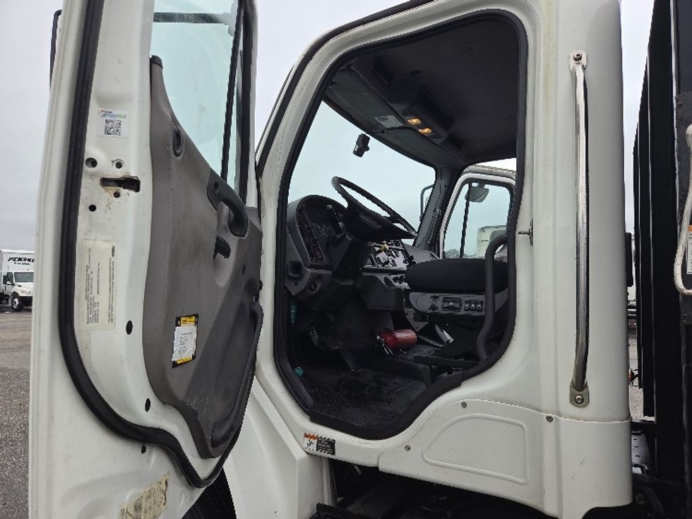 Flatbed Truck-Light and Medium Duty Trucks-Freightliner-2019-M2-Pensacola-FL-191,276\n\t\tmiles-$ 65,750 - Image 16