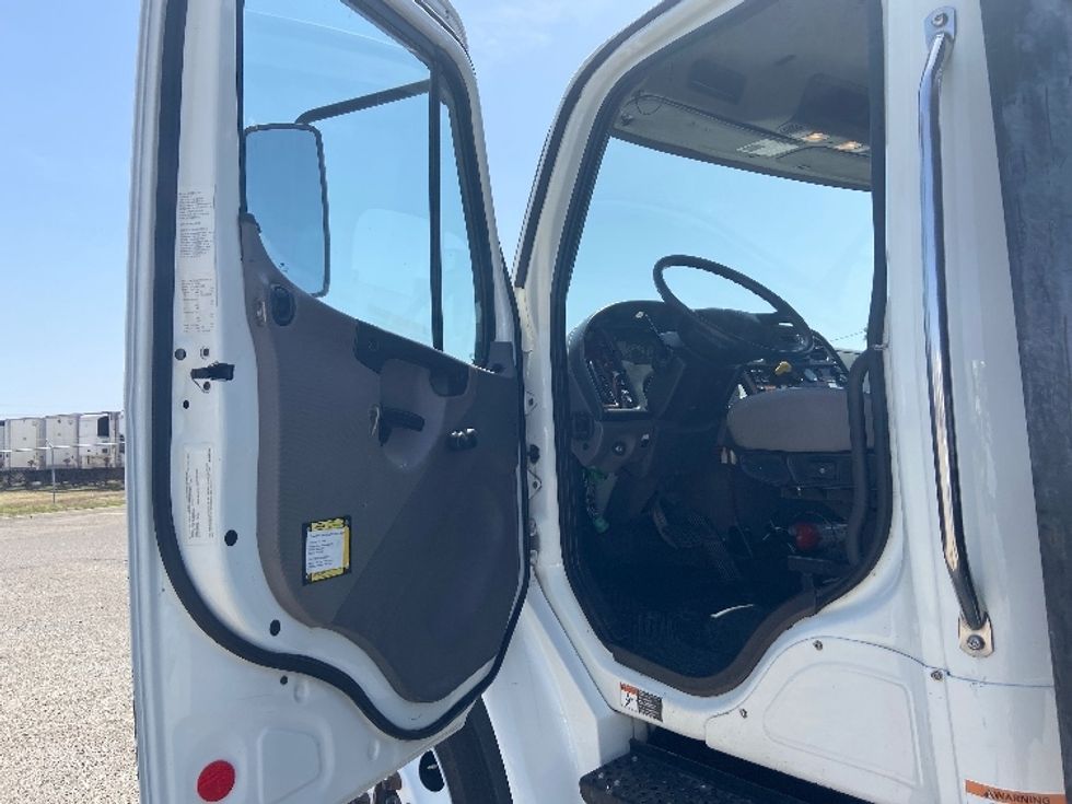 2019 Freightliner M2 106 Medium Duty photo 11
