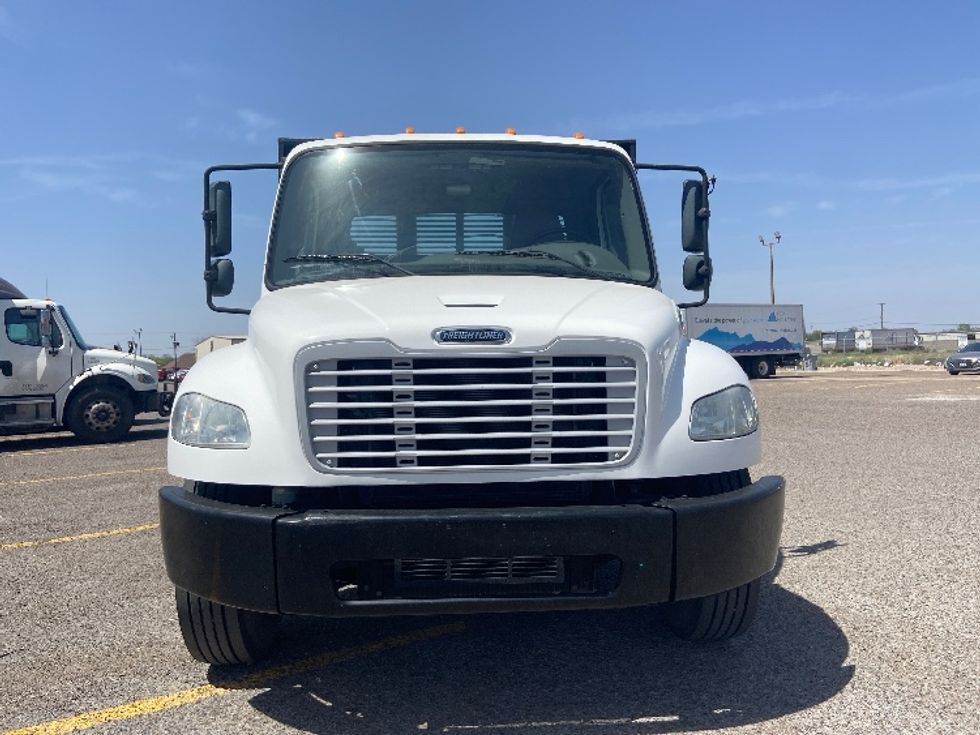 2019 Freightliner M2 106 Medium Duty photo 2