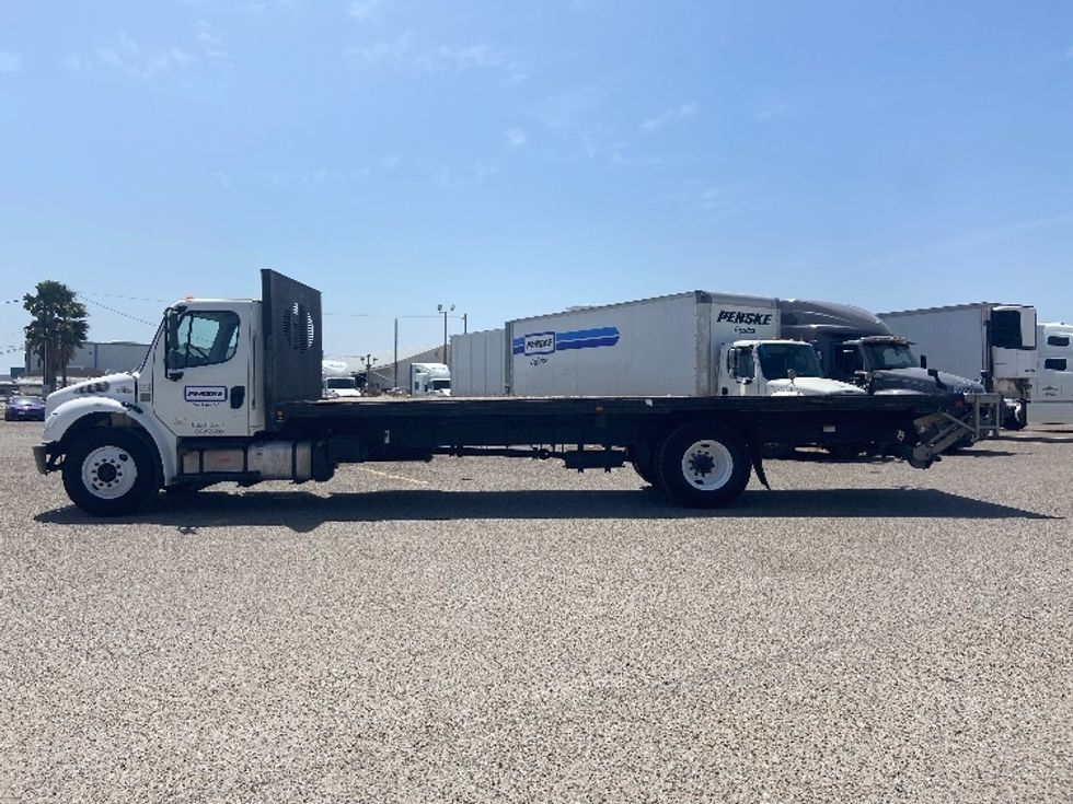 2019 Freightliner M2 106 Medium Duty photo 4