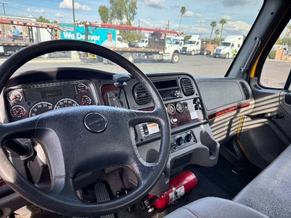 Flatbed Truck-Light and Medium Duty Trucks-Freightliner-2019-M2-Phoenix-AZ-161,445\n\t\tmiles-$ 45,250 - Image 18