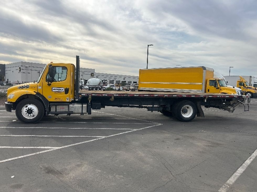 Flatbed Truck-Light and Medium Duty Trucks-Freightliner-2019-M2-Phoenix-AZ-161,445\n\t\tmiles-$ 45,250 - Image 4