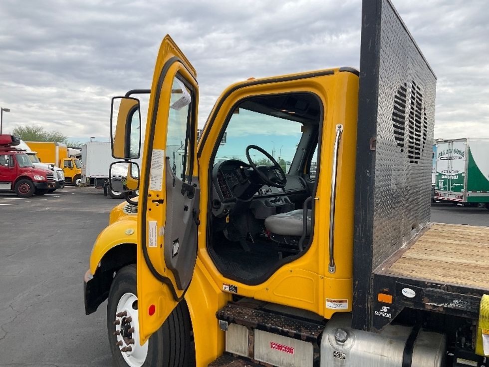 Flatbed Truck-Light and Medium Duty Trucks-Freightliner-2019-M2-Phoenix-AZ-167,359\n\t\tmiles-$ 45,750 - Image 16