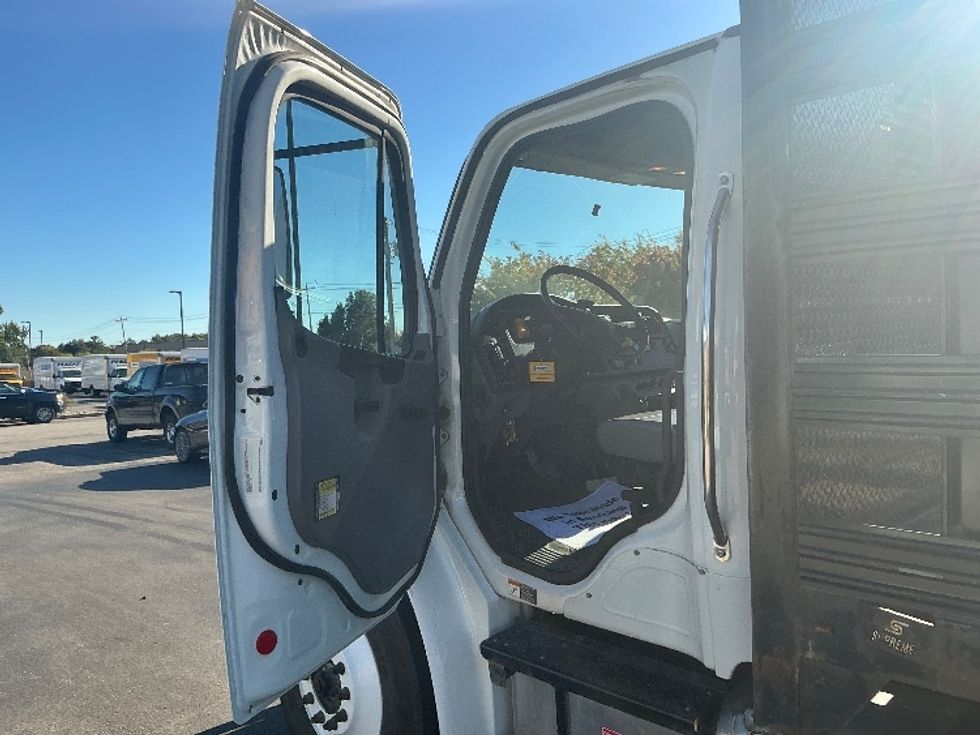 Flatbed Truck-Light and Medium Duty Trucks-Freightliner-2019-M2-Piqua-OH-119,230\n\t\tmiles-$ 56,500 - Image 16