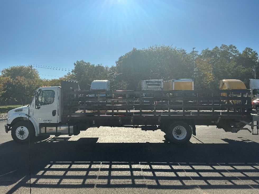 Flatbed Truck-Light and Medium Duty Trucks-Freightliner-2019-M2-Piqua-OH-119,230\n\t\tmiles-$ 56,500 - Image 4