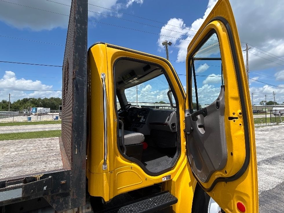 Flatbed Truck-Light and Medium Duty Trucks-Freightliner-2019-M2-Plant City-FL-140,805\n\t\tmiles-$ 53,000 - Image 20